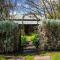 Secret Garden - Luxury Cottage - Giant 85inch TV - McLaren Vale