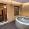 Coroni studio with jacuzzi