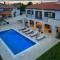 Villa Ajda with heated privat pool, jacuzzi, sauna, 4 bedroom, 4 bathroom - Svetvinčenat