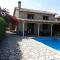 Dioni Villa