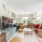 Guest H4U - Villa Garden & Pool