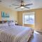 Stunning Oceanside Condo Walk to the Beach! - Oceanside