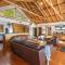 Narrow Neck Lodge