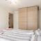 Central top floor apartment