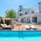 Love White Villa