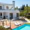 Love White Villa