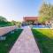 Villa Gode -secluded house with heated pool near the beach