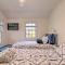 Cape Cod Cottage with Fire Pit - Walk to Beach! - بروستر