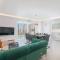 Stunning Home In Sumartin