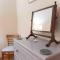 Steading Cottage - 50m from the beach