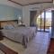 Presidential Suites 4 - Spacious condo in the heart of Flamingo, sleeps 6