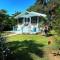 Charming 1935 Florida Cottage overlooking Lake Tulane - Эйвон-Парк