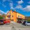 5 Bedroom Amazing Apartment In Viskovo