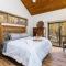 7th Hole Chalet at Wintergreen Resort Hot Tub, Sauna & 3 Fireplaces