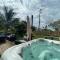 Hot tub, tiki bar, outdoor shower, near Intercoastal Waterway! - ويست بالم بيتش