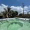 Hot tub, tiki bar, outdoor shower, near Intercoastal Waterway! - ويست بالم بيتش