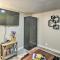 Fresh Downtown Longmont Apartment - Walk to Main! - لونغمونت