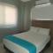 8th Street Suites