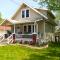 Cheerful 3 BR. 2 Bath, Spacious Family Home - Akron