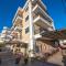 CLASS Hotel - Ksamil