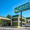 Quality Inn & Suites near Six Flags - Austell - 奥斯特