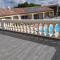 villa 15 personnes avec piscine et terrain de pétanque - Puysserampion