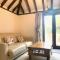 Stunning Estate sleeps 22 private parking & garden - Hailsham