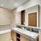Sea View 2BD in new 52 42 tower Dubai Marina - Dubaj