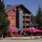 Hôtel Les 2 Alpes LOrée Des Pistes