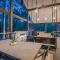 "The Barndo" 4BR Luxury Cabin, Hot Tub, Fire Pit, Bunks, Arcades, Playhouse!