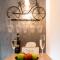 Artsy Riverside Suite - 1BR Amazing central apartment - بوخارست