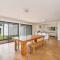 Clarence Court On The Beach - Spacious beach house