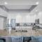 Waterfront -3BR - 2Kings -Pool Balcony - Beach