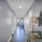 Waterfront -3BR - 2Kings -Pool Balcony - Beach