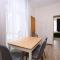 Elegancki Apartament 3city z Parkingiem w Sopocie Blisko Plaży by Noclegi Renters