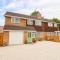 17 Sands Close