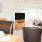 2 Perran Court