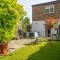Adorable cottage with a log burner in heavenly village - Constable Lodge - Nayland