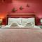Cosy barn on rural smallholding with alpacas, goats & pigs