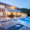 Villa Ivano with heated pool&sea&mountain view