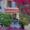 Eva Gardens corner house with stunning garden and huge swimming pool next to CORAL BAY