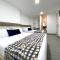 Seven Inn Hotel