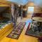 Cubs Den - Hot Tub- Walk to Lake- Fire Pit - Kayaks