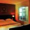 Tat Place Hotel