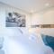 Elegant 3-Room Apartment with Terrace Pool & Island Views - Cannes