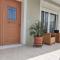 The Bright House a two-storey maisonette in Loutraki