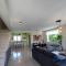 The Bright House a two-storey maisonette in Loutraki