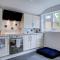 Norfolk Luxe Beach House Sleeps 8 Dog friendly