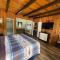 Riverfront Lodging - Shady Cove
