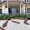 Island Suites Hobby Airport
